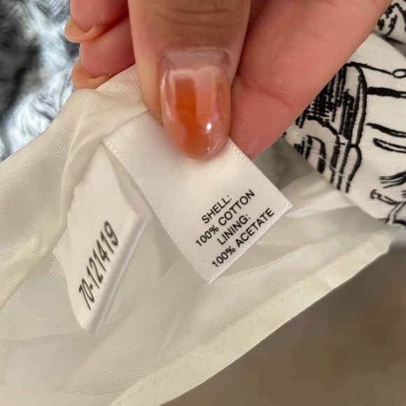 French Scenic Printed Dress• - Picture 5 of 6